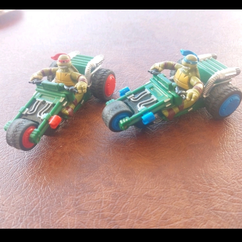 Carrera Go 1:43 Slot Cars Teenage Mutant Ninja Turtles On Motorbikes Trikes